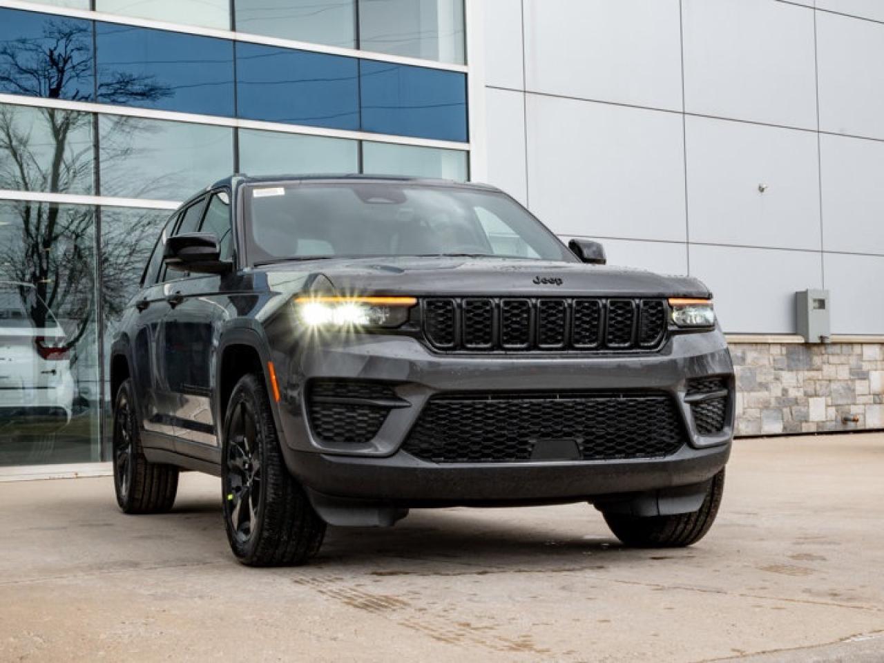 2025 Jeep Grand Cherokee Altitude Photo