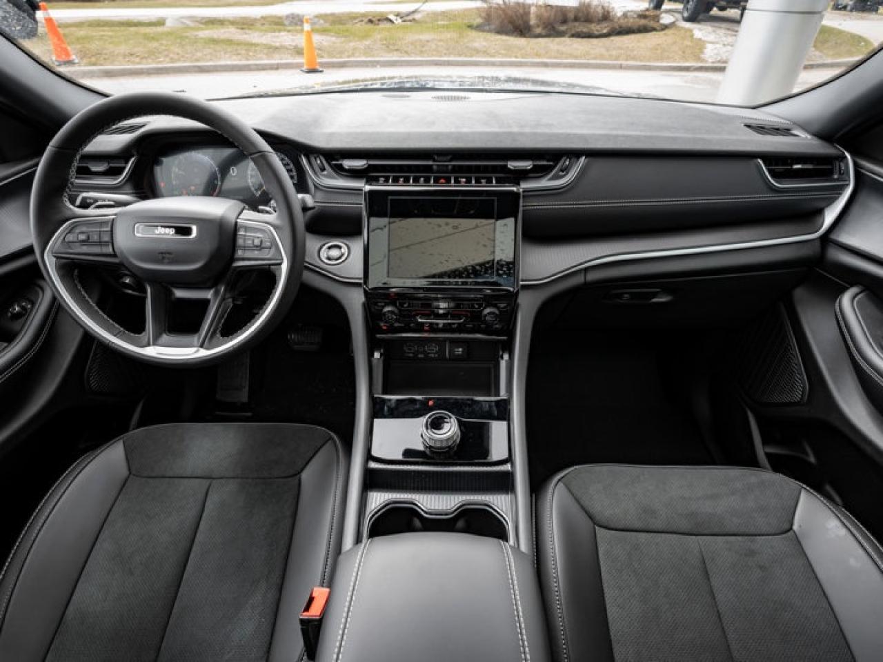 2025 Jeep Grand Cherokee Altitude Photo