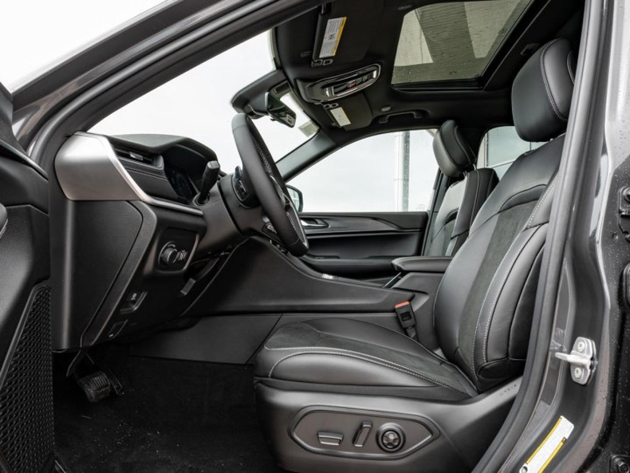 2025 Jeep Grand Cherokee Altitude Photo