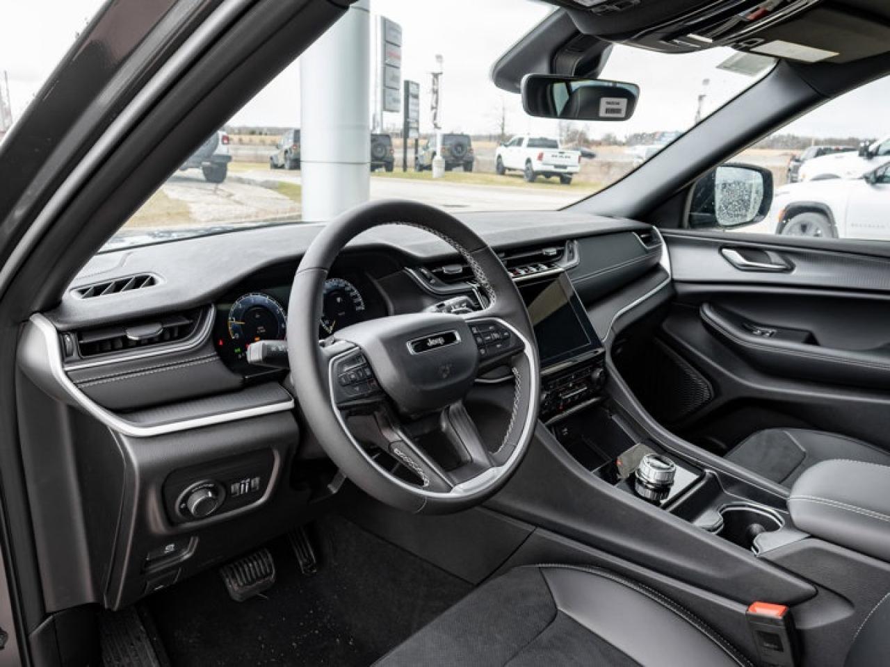 2025 Jeep Grand Cherokee Altitude Photo