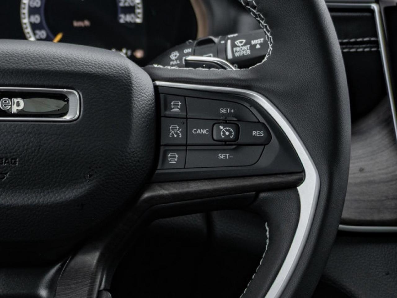 2025 Jeep Grand Cherokee L Limited Photo