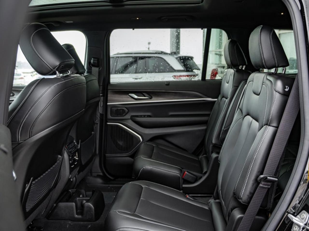 2025 Jeep Grand Cherokee L Limited Photo