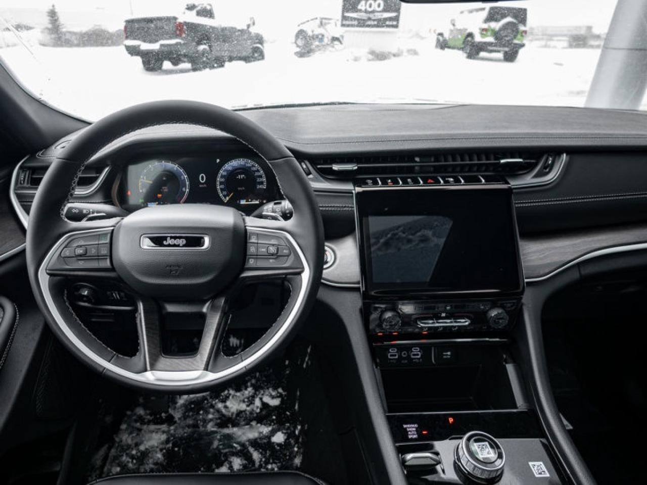 2025 Jeep Grand Cherokee Limited Photo2