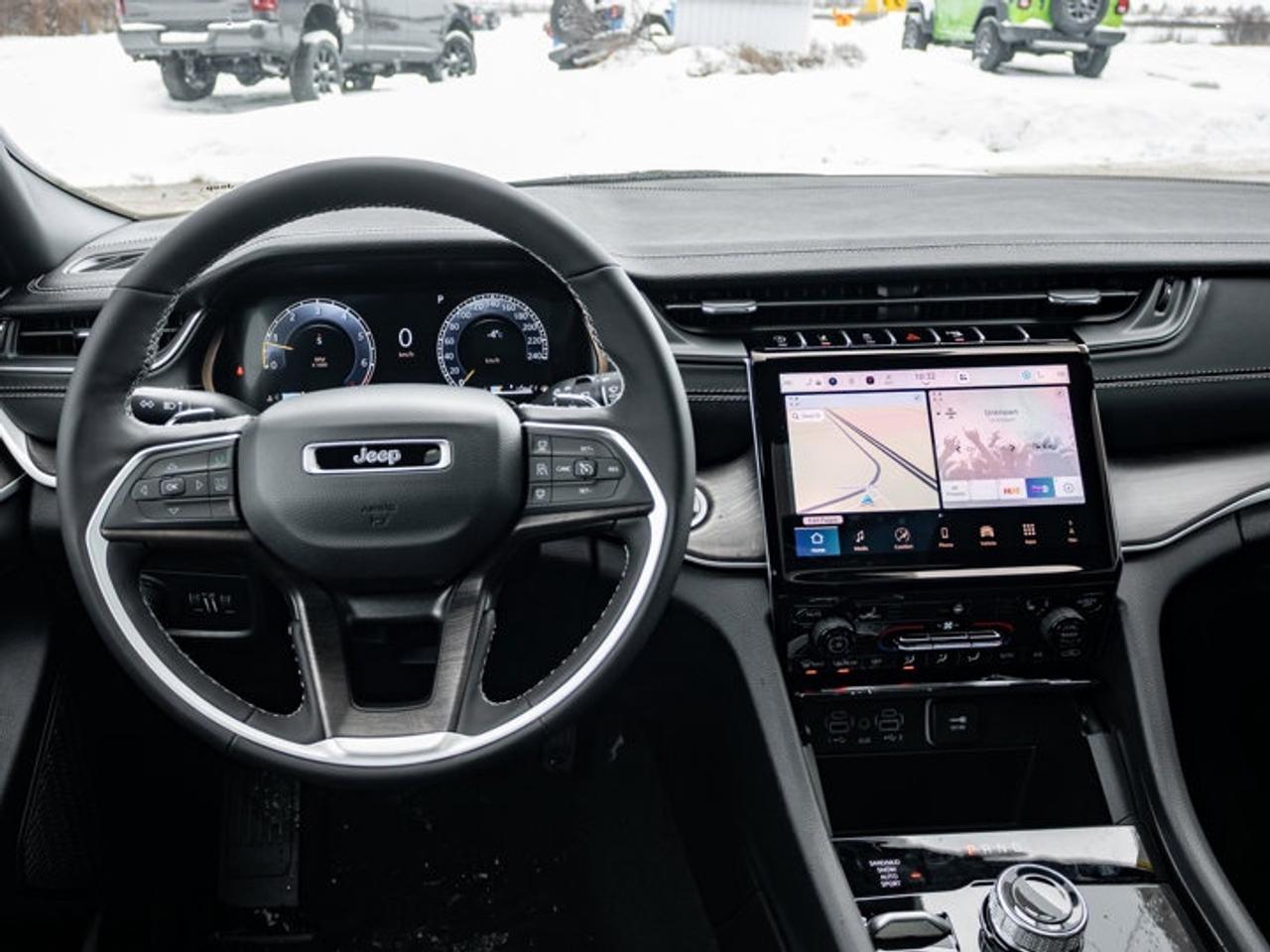 2025 Jeep Grand Cherokee Limited Photo2