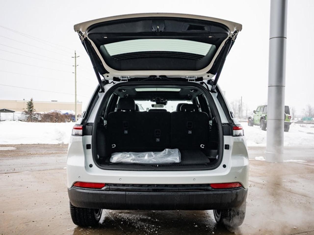 2025 Jeep Grand Cherokee Limited Photo