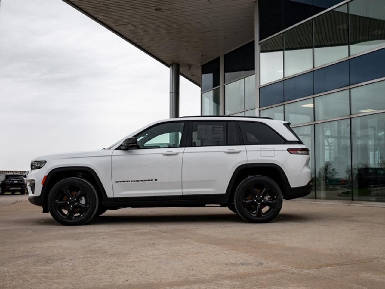 2025 Jeep Grand Cherokee Limited Photo4