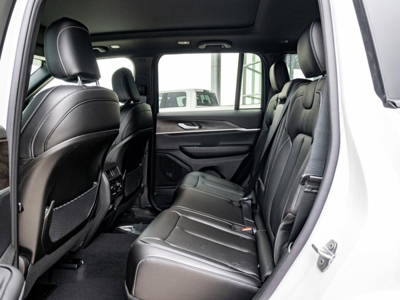 2025 Jeep Grand Cherokee Limited Photo