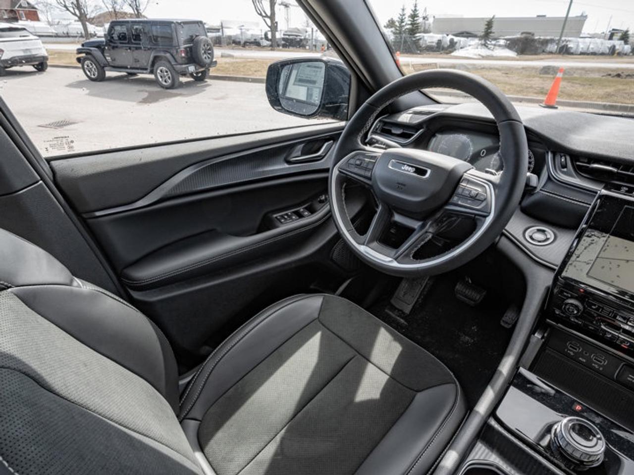 2025 Jeep Grand Cherokee Altitude Photo