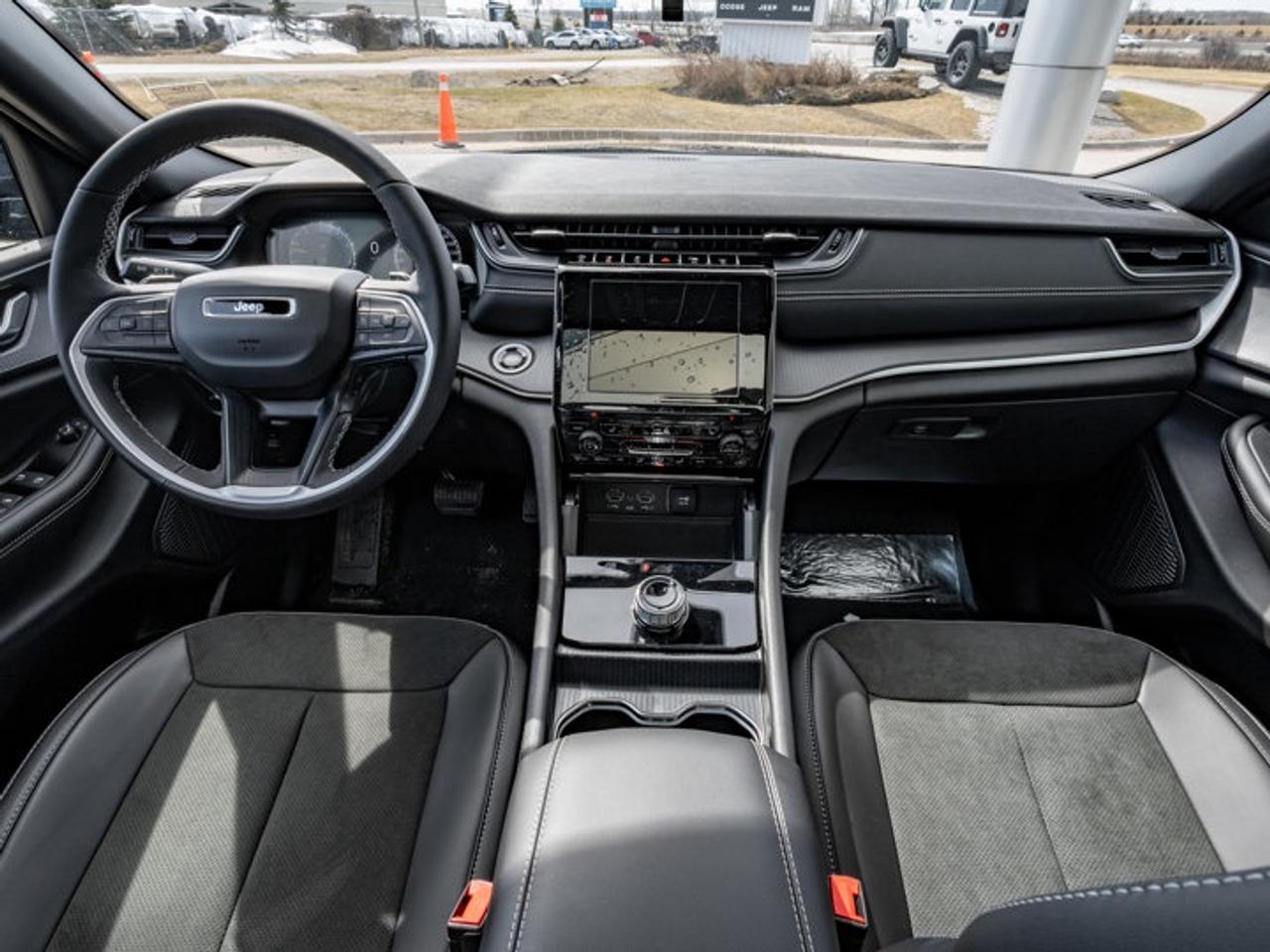 2025 Jeep Grand Cherokee Altitude Photo