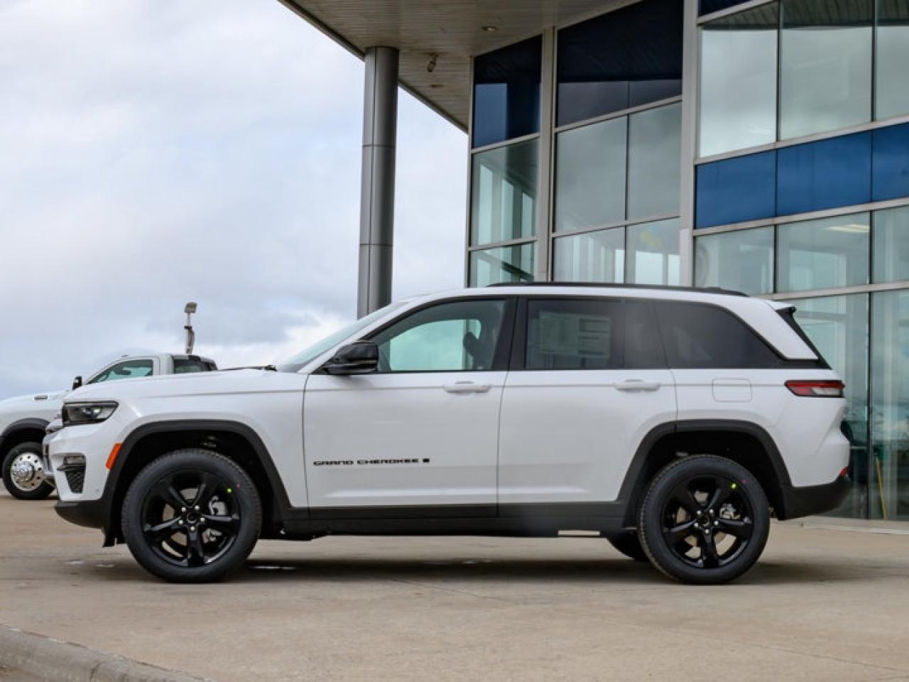 2025 Jeep Grand Cherokee Limited Photo4