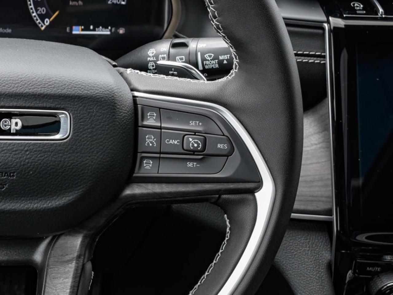 2025 Jeep Grand Cherokee Limited Photo