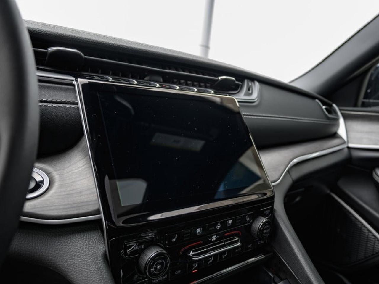 2025 Jeep Grand Cherokee Limited Photo