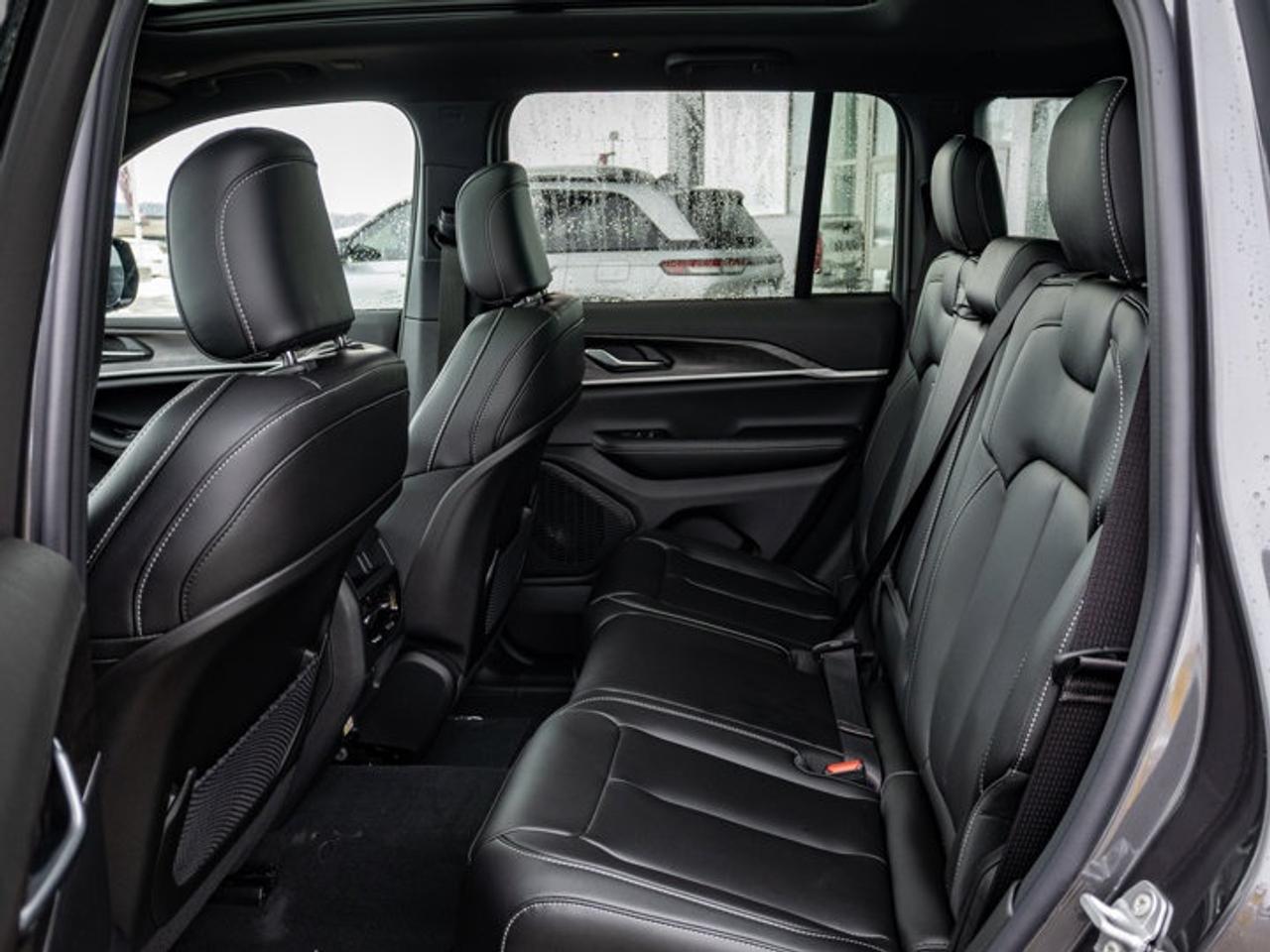 2025 Jeep Grand Cherokee Limited Photo