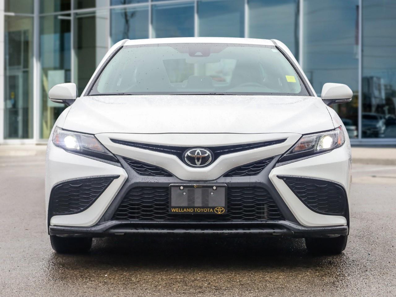 2024 Toyota Camry SE Photo3