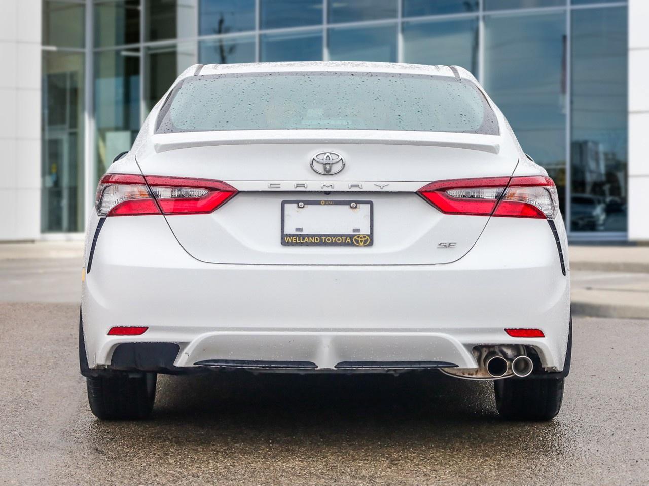 2024 Toyota Camry SE Photo4