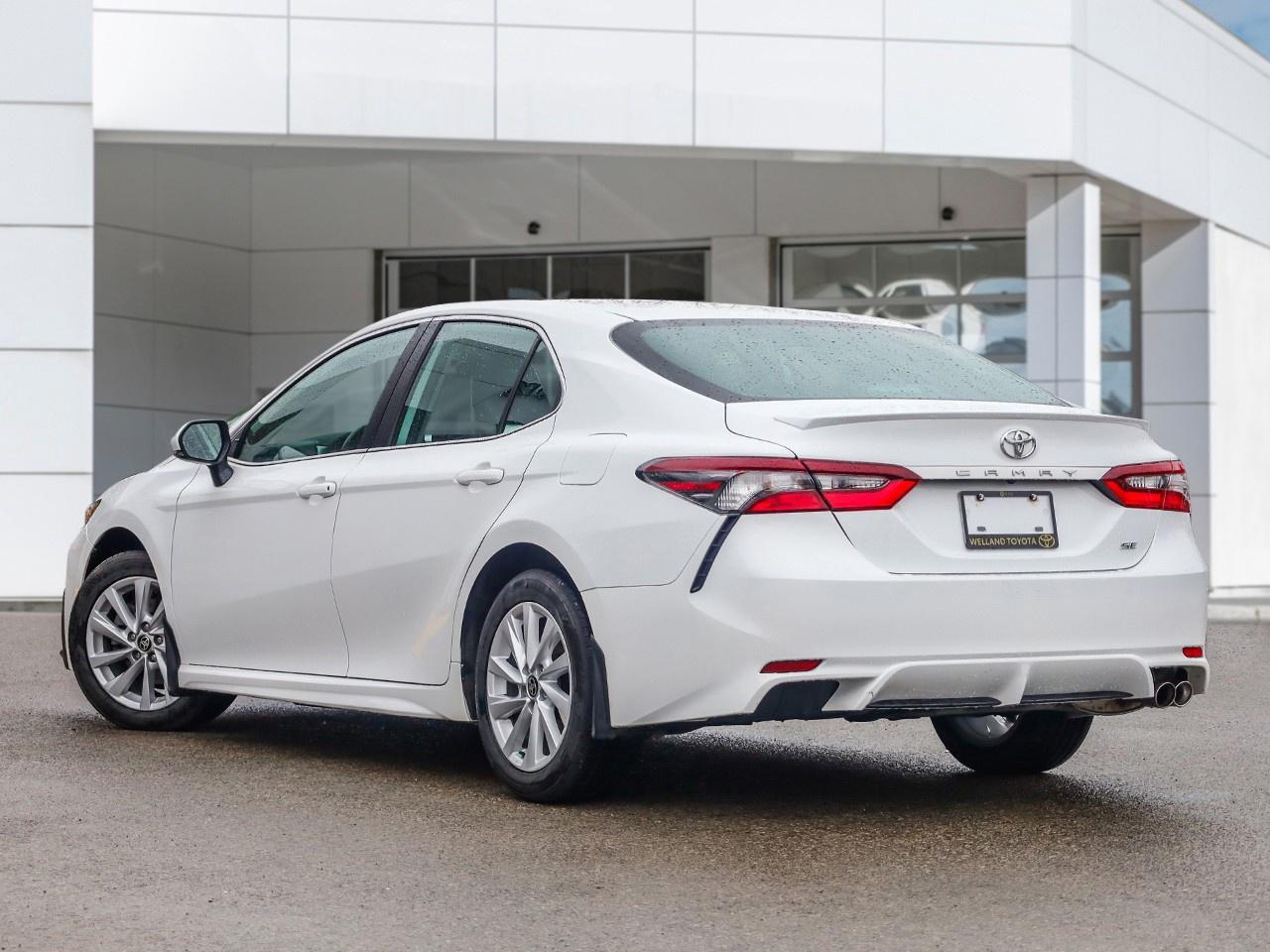 2024 Toyota Camry SE Photo