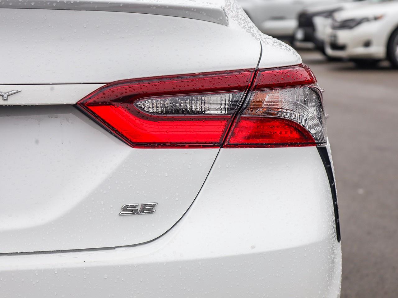 2024 Toyota Camry SE Photo