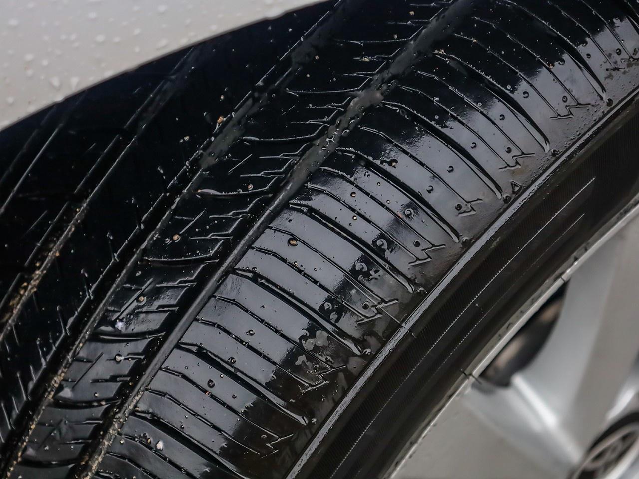 2024 Toyota Camry SE Photo