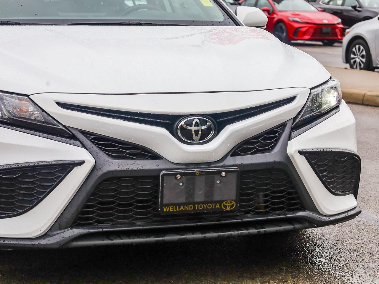 2024 Toyota Camry SE Photo