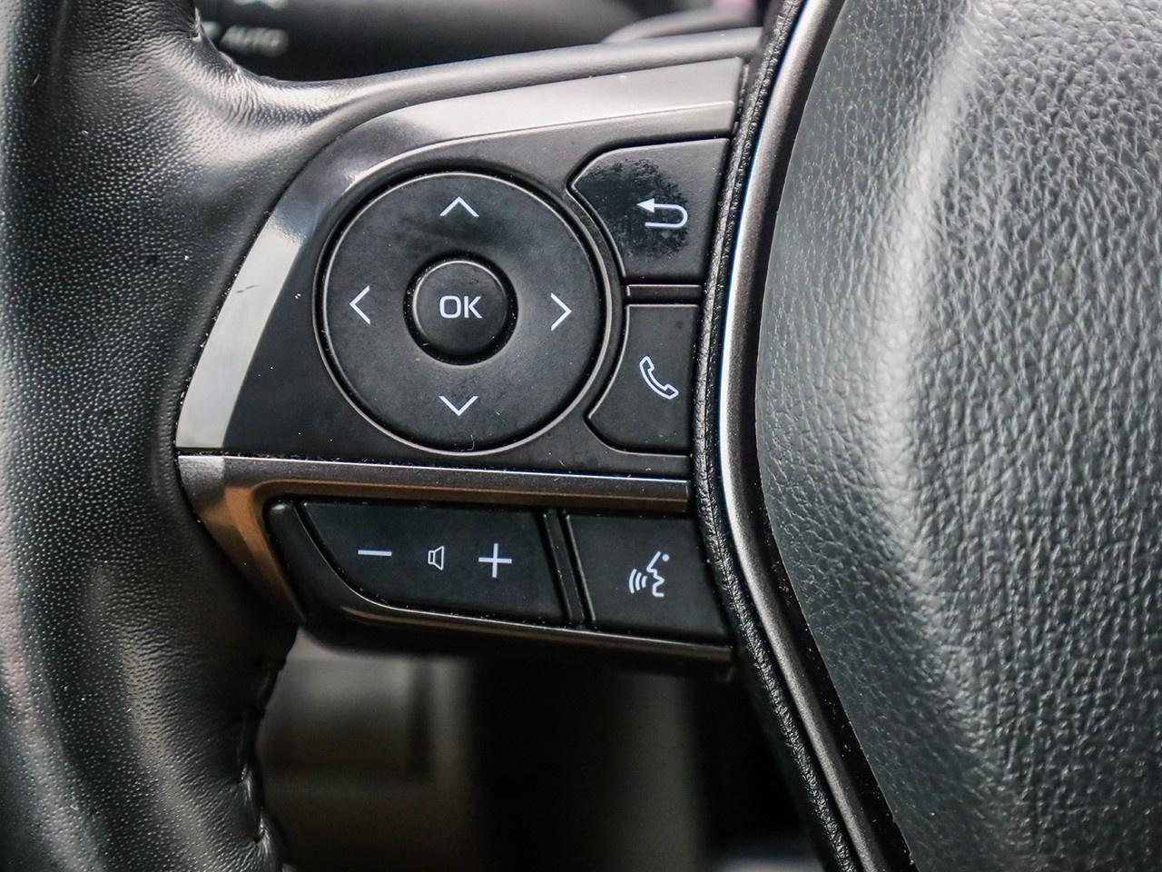 2024 Toyota Camry SE Photo