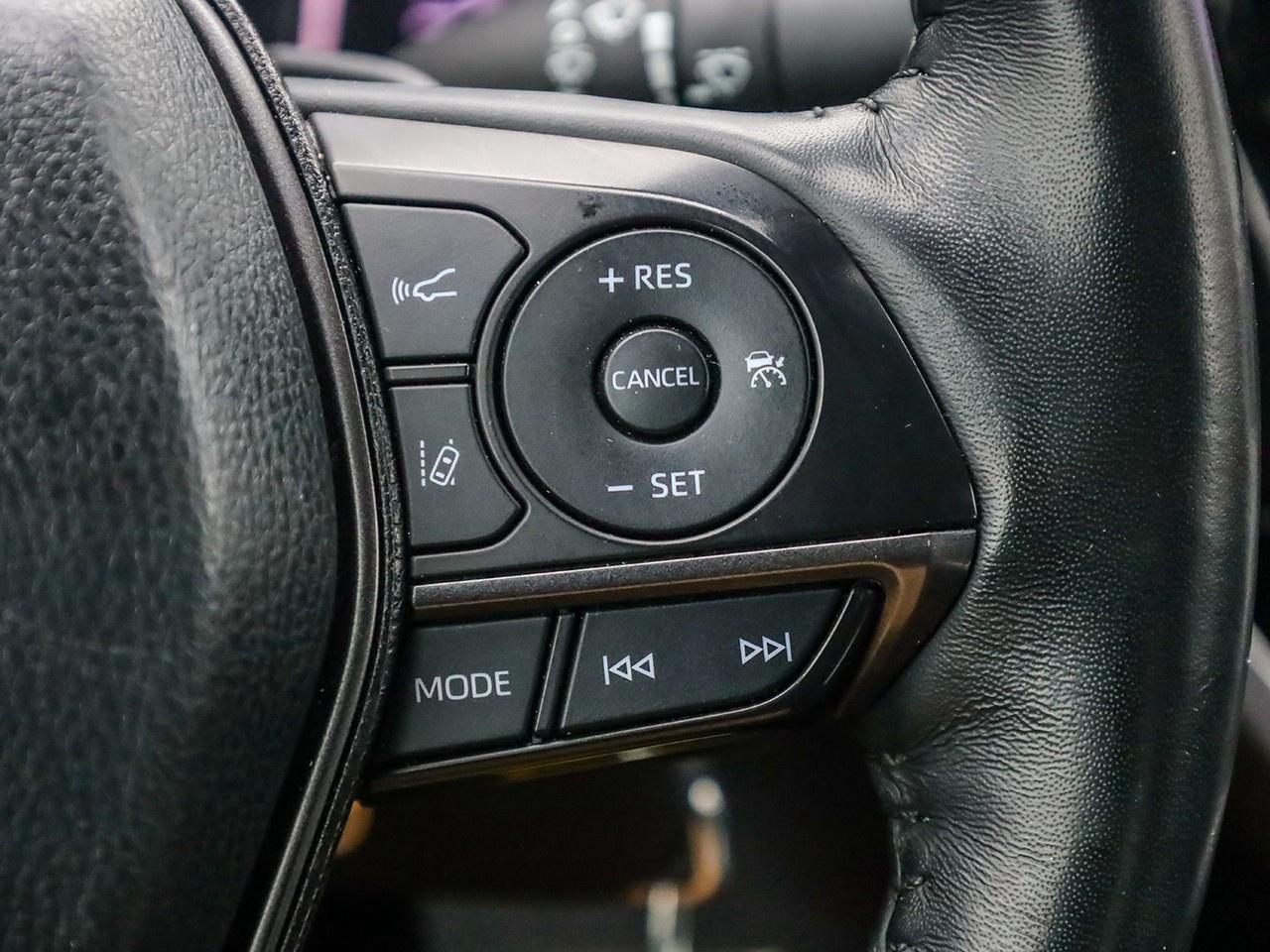 2024 Toyota Camry SE Photo