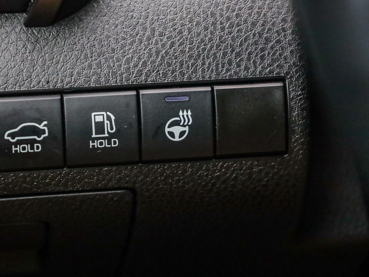 2024 Toyota Camry SE Photo