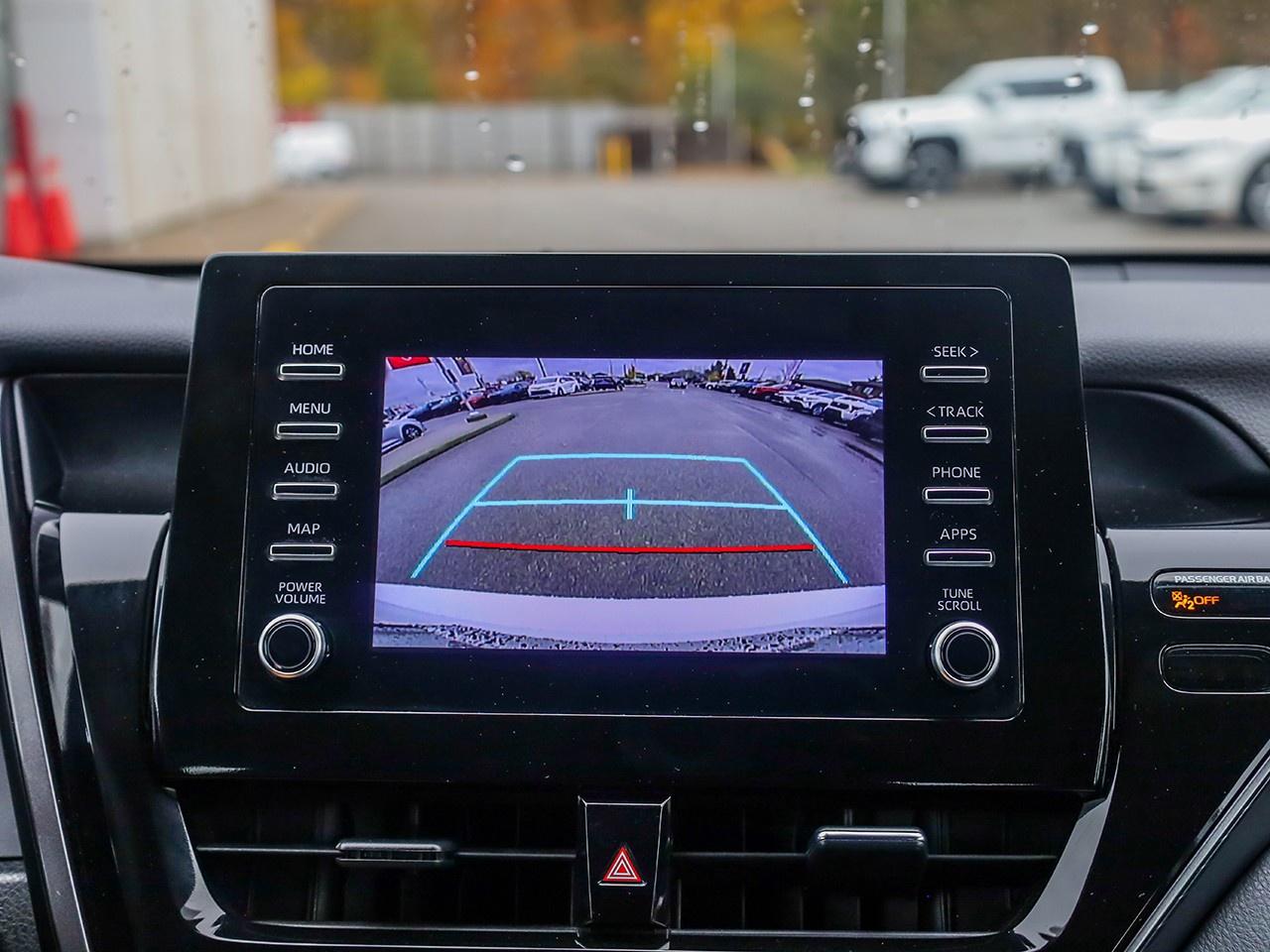 2024 Toyota Camry SE Photo