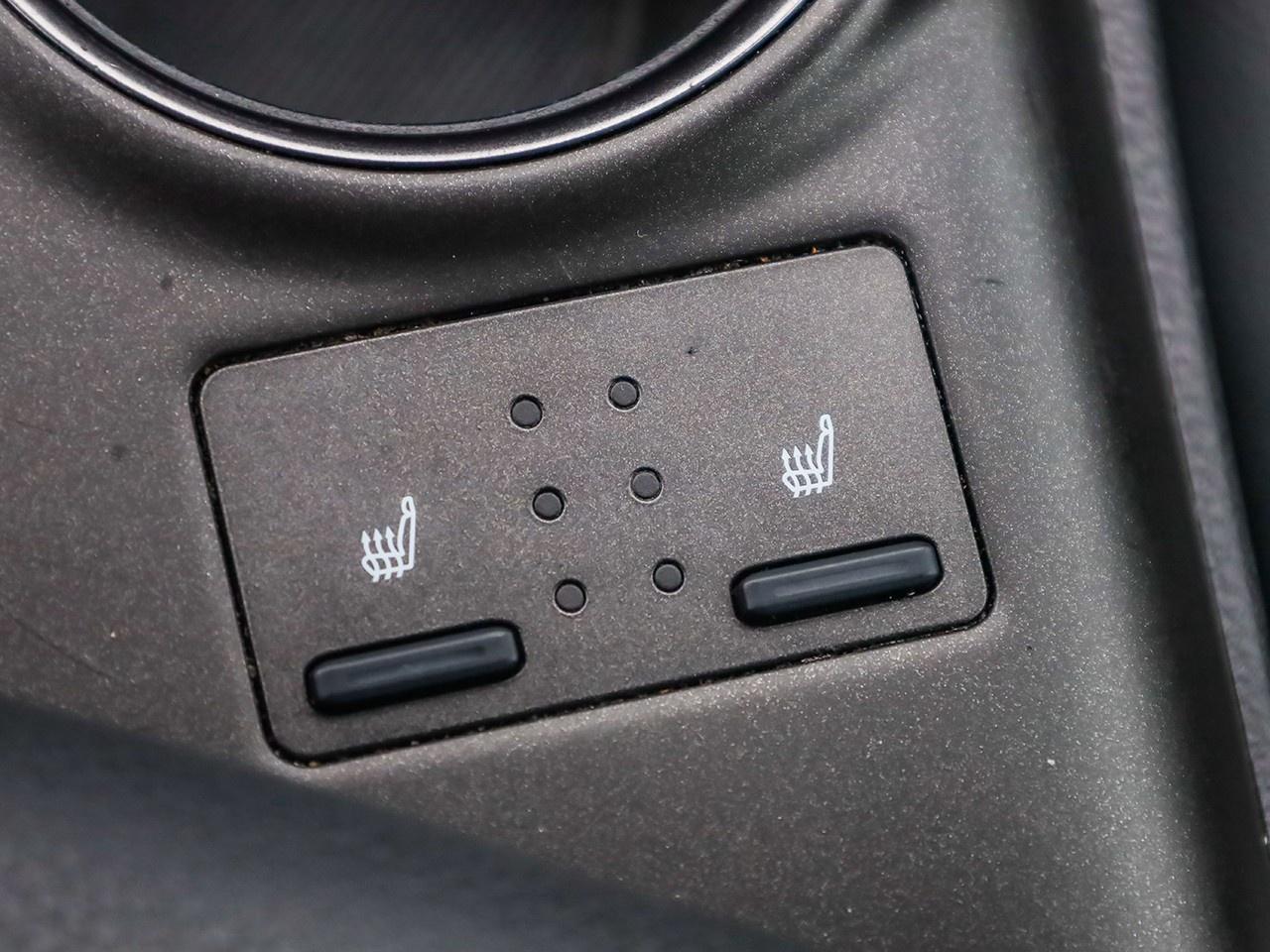 2024 Toyota Camry SE Photo