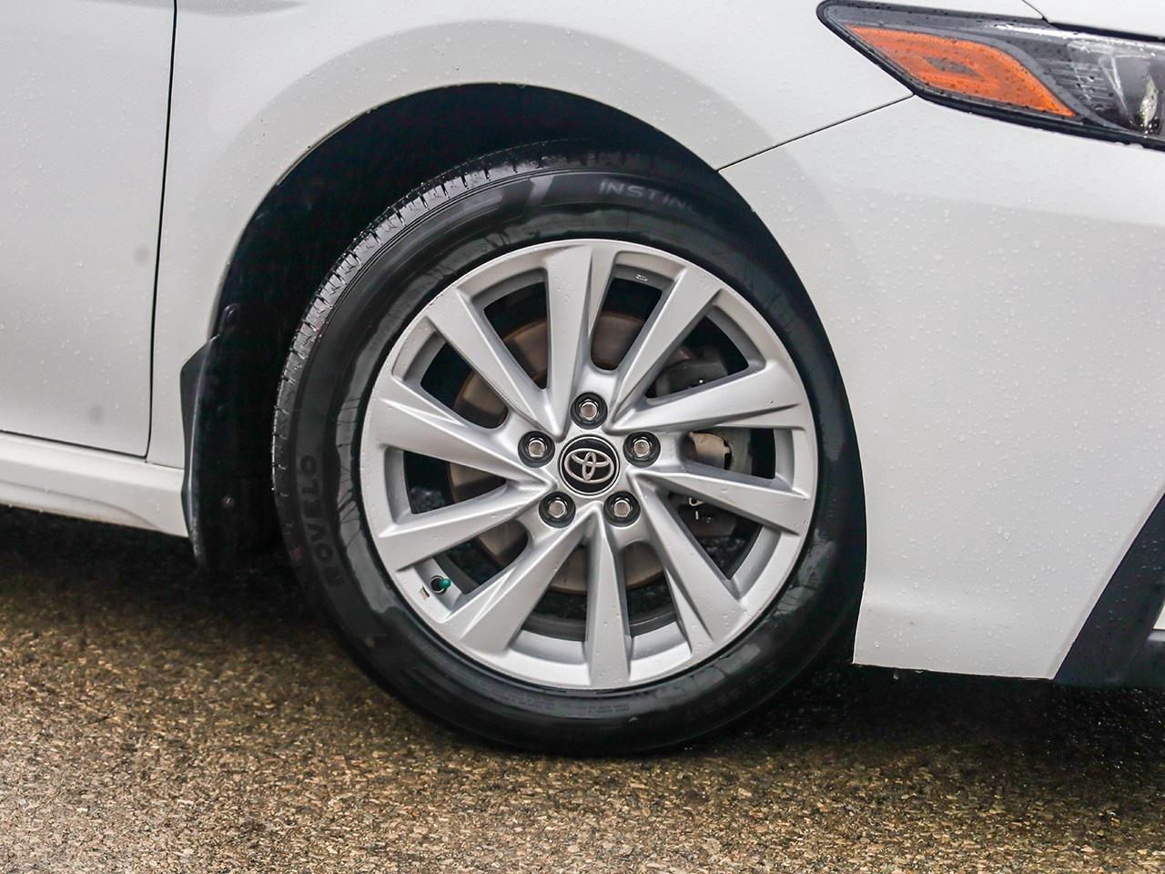 2024 Toyota Camry SE Photo