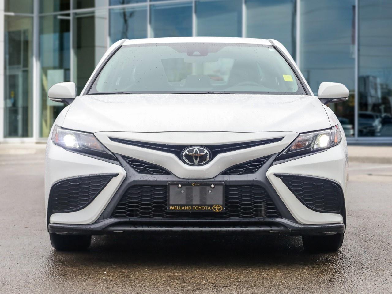 2024 Toyota Camry SE Photo