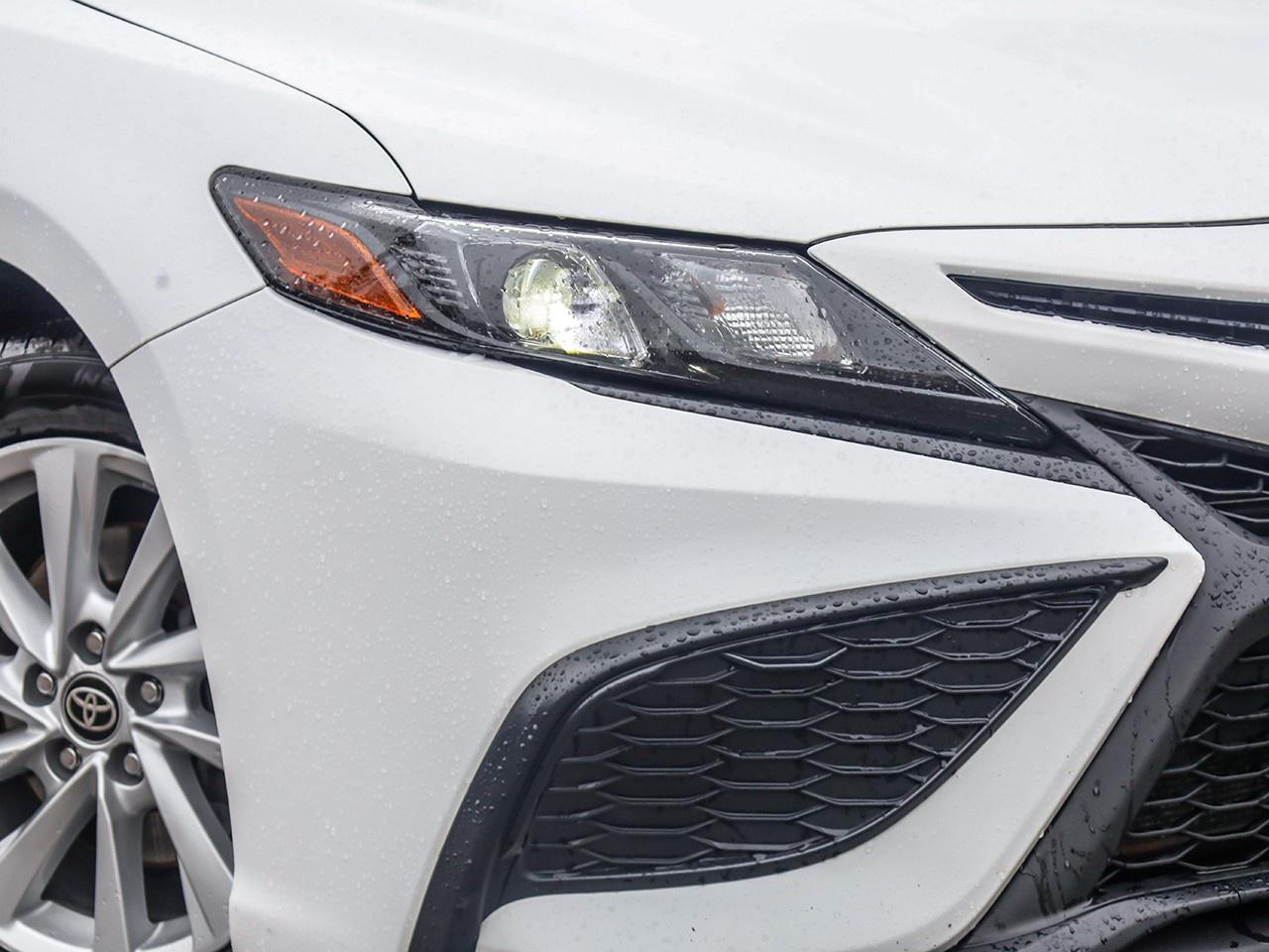 2024 Toyota Camry SE Photo