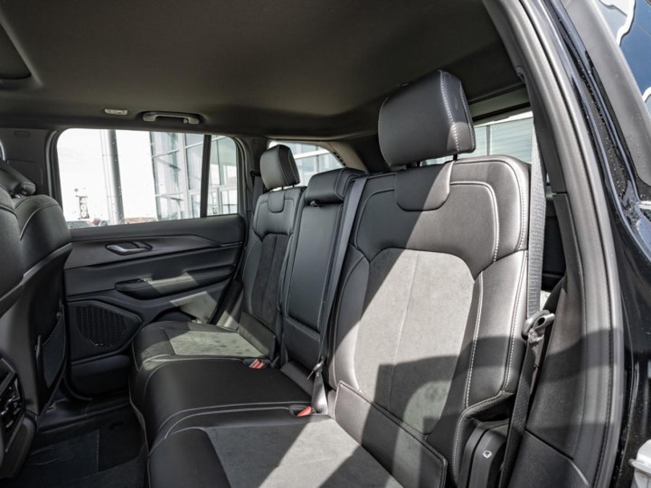 2025 Jeep Grand Cherokee Altitude Photo