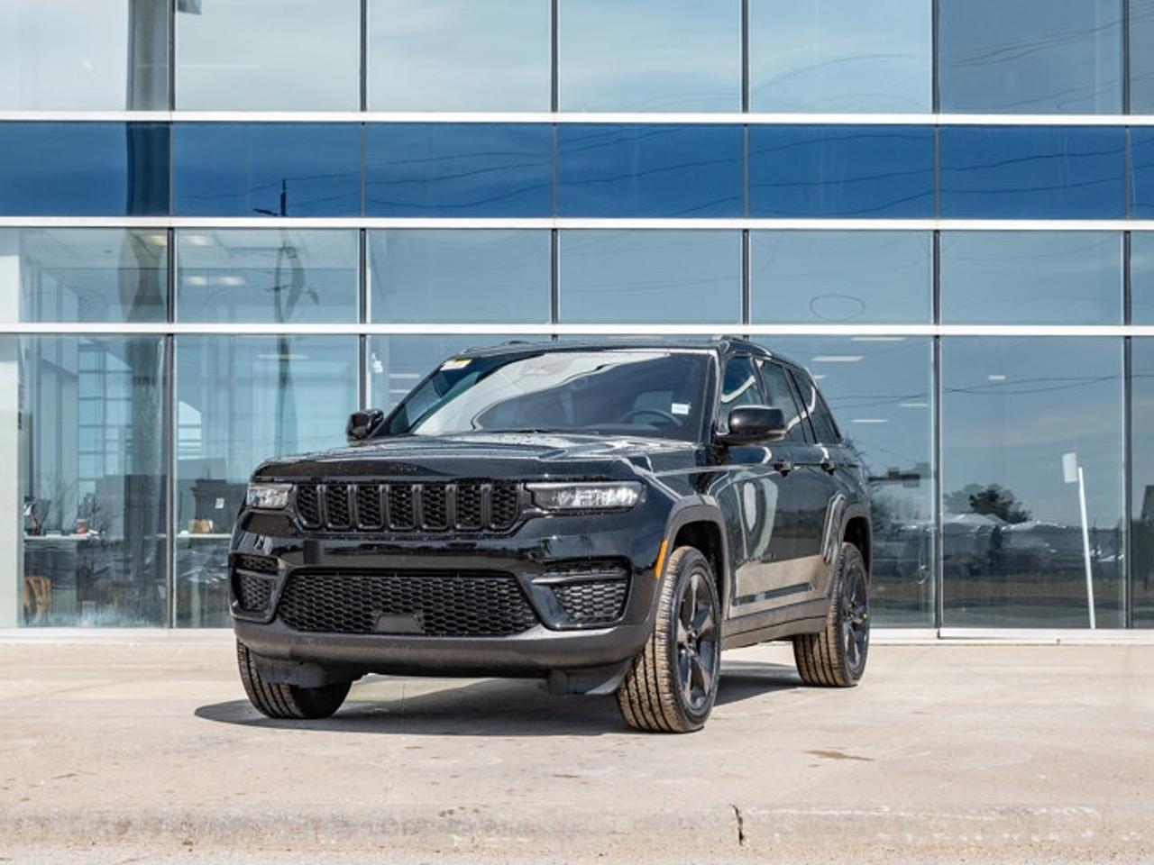 2025 Jeep Grand Cherokee Altitude Photo