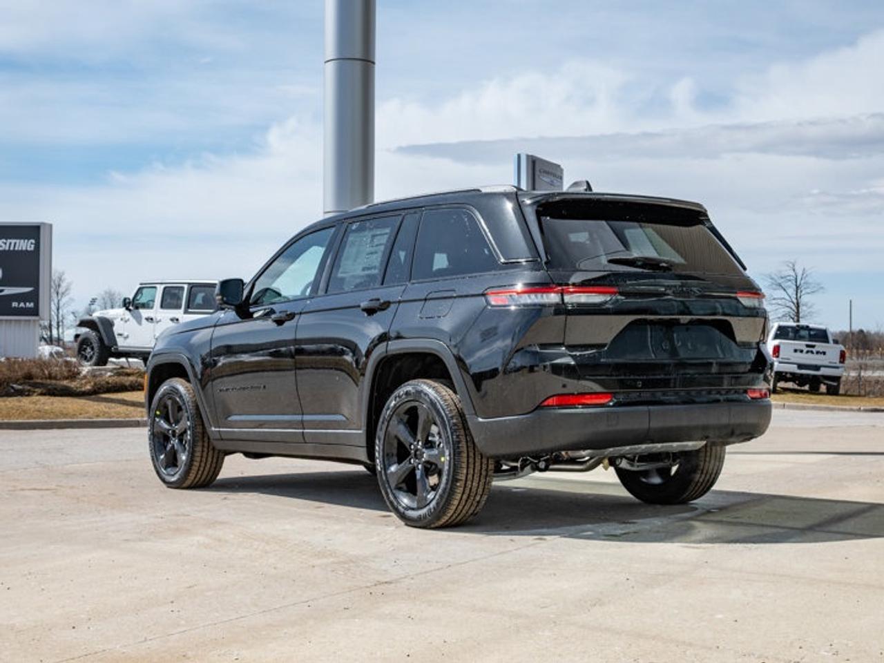 2025 Jeep Grand Cherokee Altitude Photo