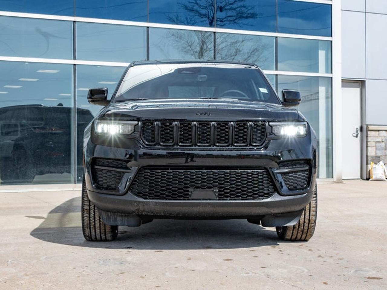 2025 Jeep Grand Cherokee Altitude Photo