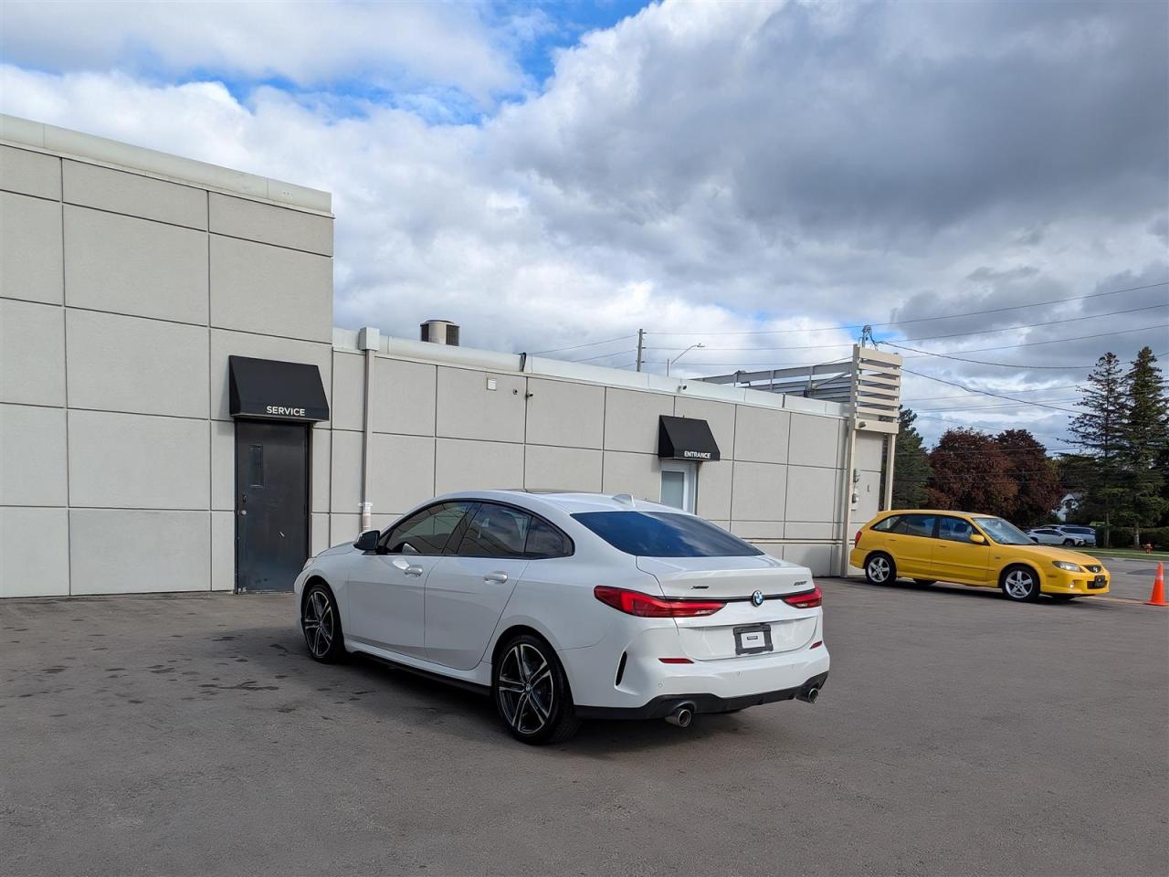 2021 BMW 228i XDRIVE - NAVI - PANO ROOF -TECH FEATS Photo2