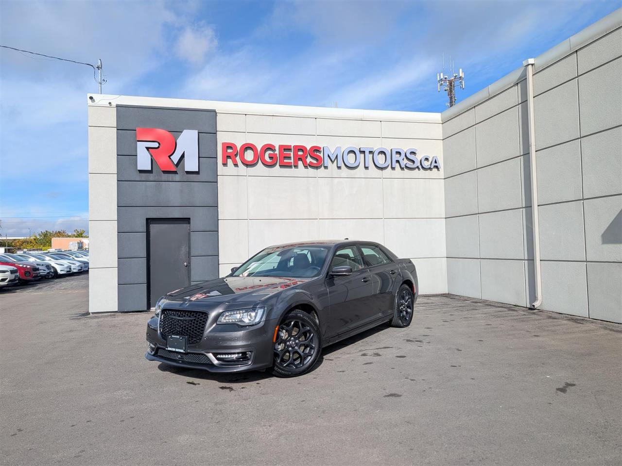 Used 2023 Chrysler 300 TOURING AWD - NAVI - PANO ROOF - LEATHER - TECH FEATS for sale in Oakville, ON
