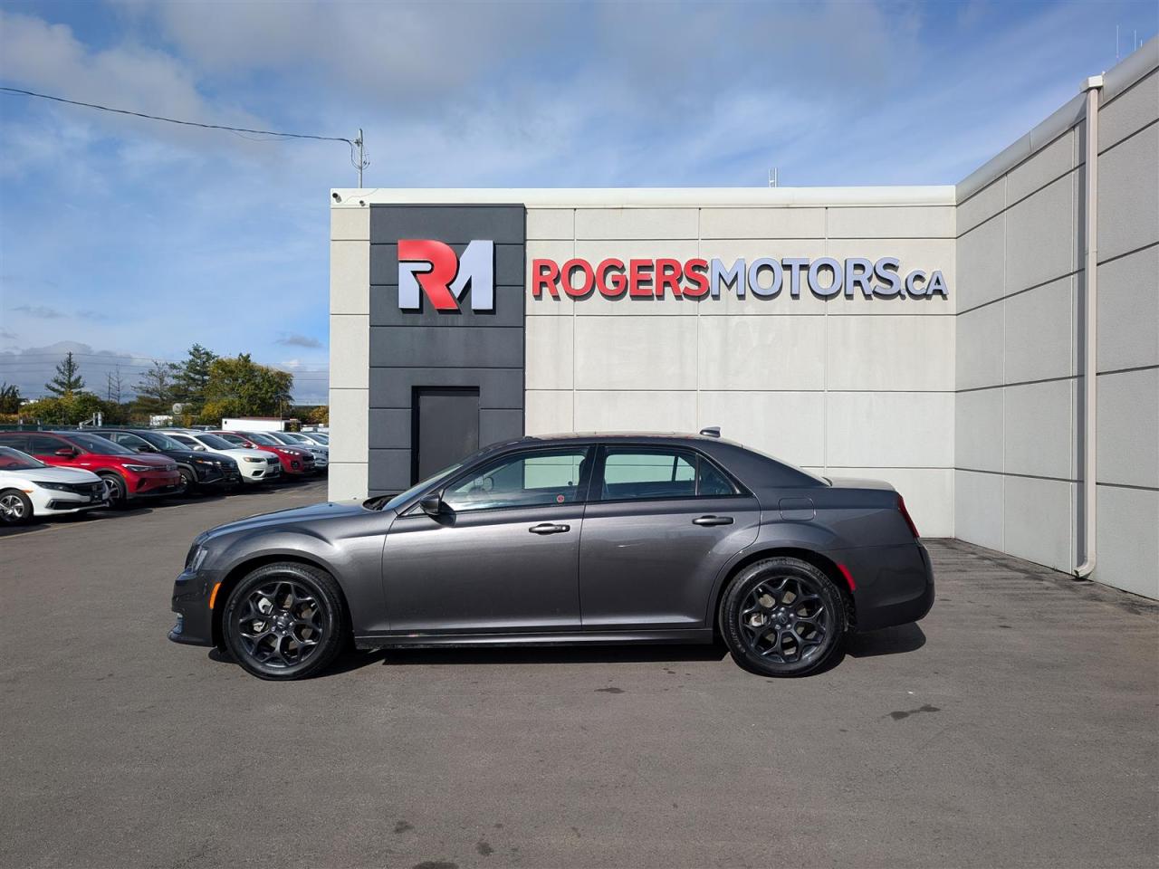 2023 Chrysler 300 TOURING AWD - NAVI - PANO ROOF - LEATHER - TECH FEATS