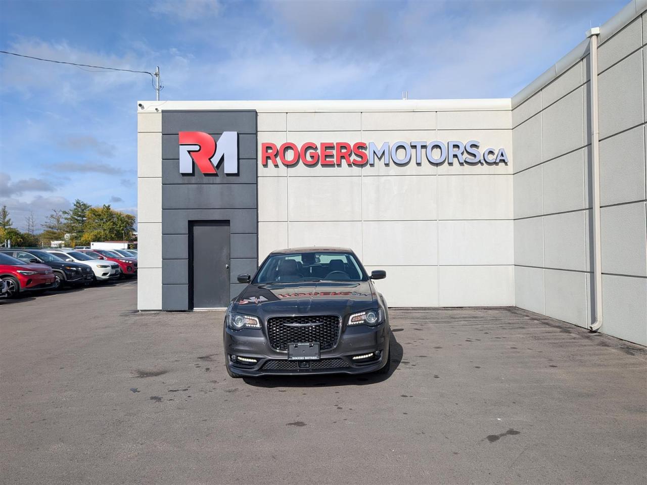 2023 Chrysler 300 TOURING AWD - NAVI - PANO ROOF - LEATHER - TECH FEATS