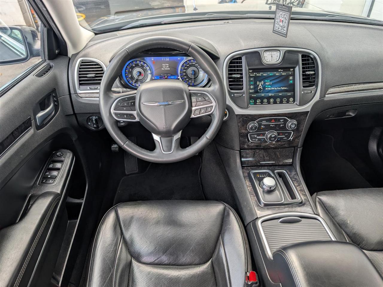 2023 Chrysler 300 TOURING AWD - NAVI - PANO ROOF - LEATHER - TECH FEATS