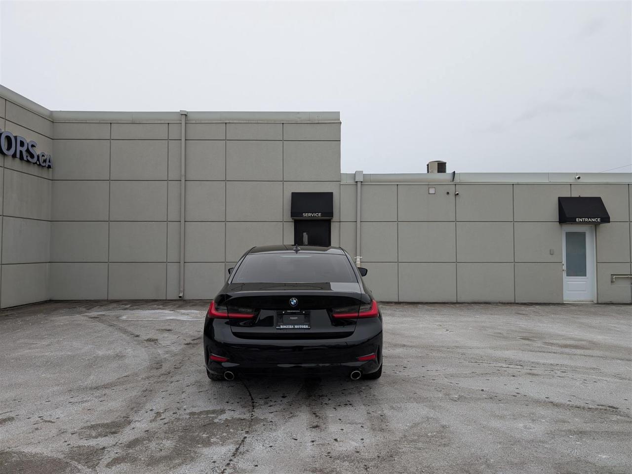 2020 BMW 330i XDRIVE - NAVI - SUNROOF - TECH FEATS