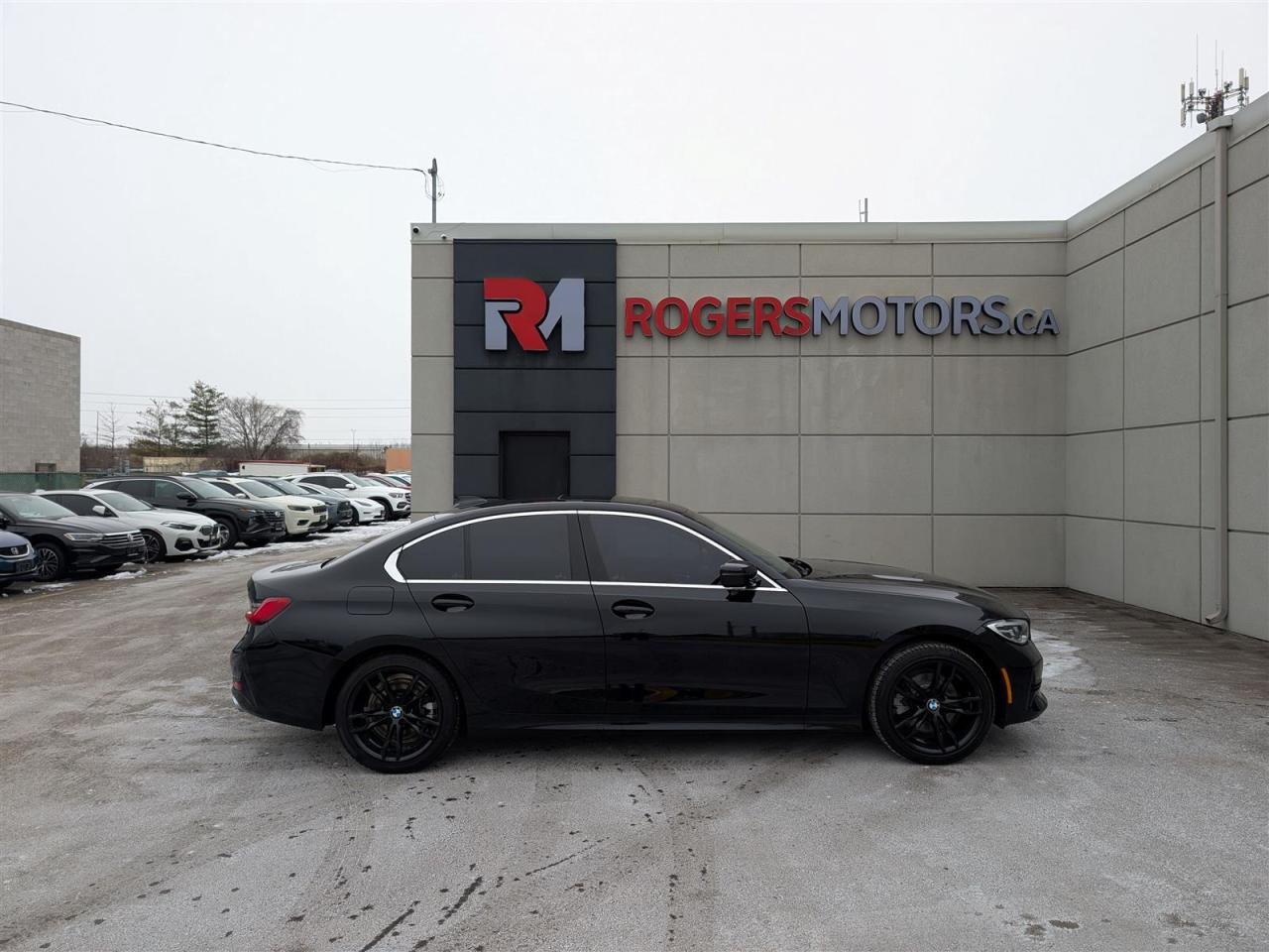 2020 BMW 330i XDRIVE - NAVI - SUNROOF - TECH FEATS