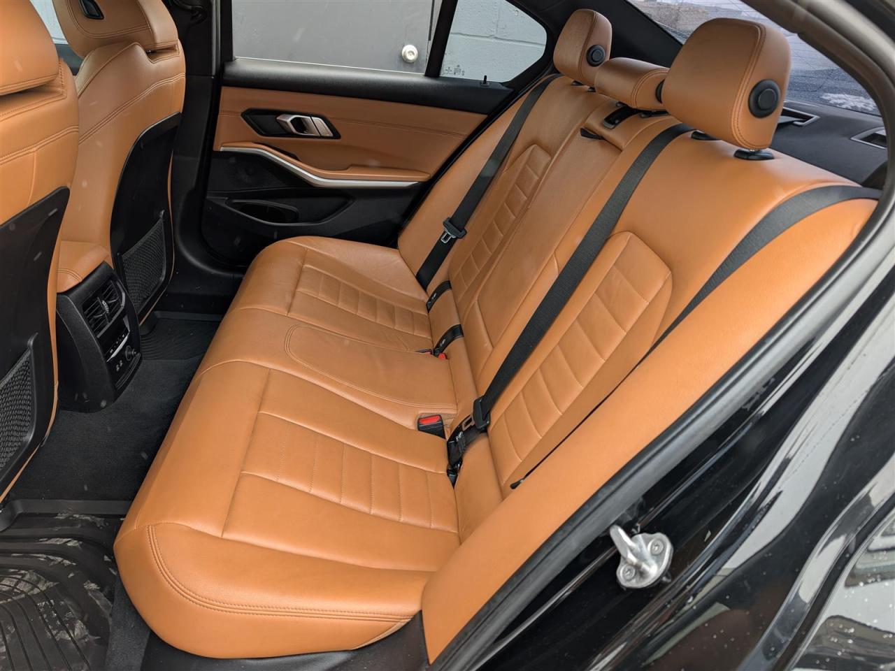 2020 BMW 330i XDRIVE - NAVI - SUNROOF - TECH FEATS