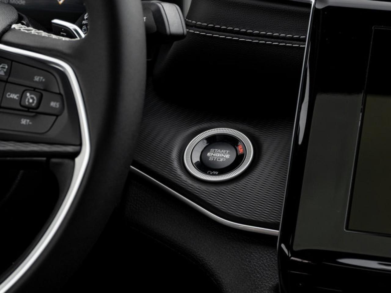 2025 Jeep Grand Cherokee Altitude Photo