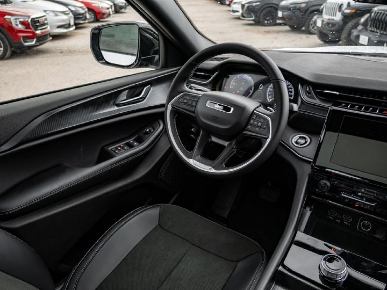 2025 Jeep Grand Cherokee Altitude Photo