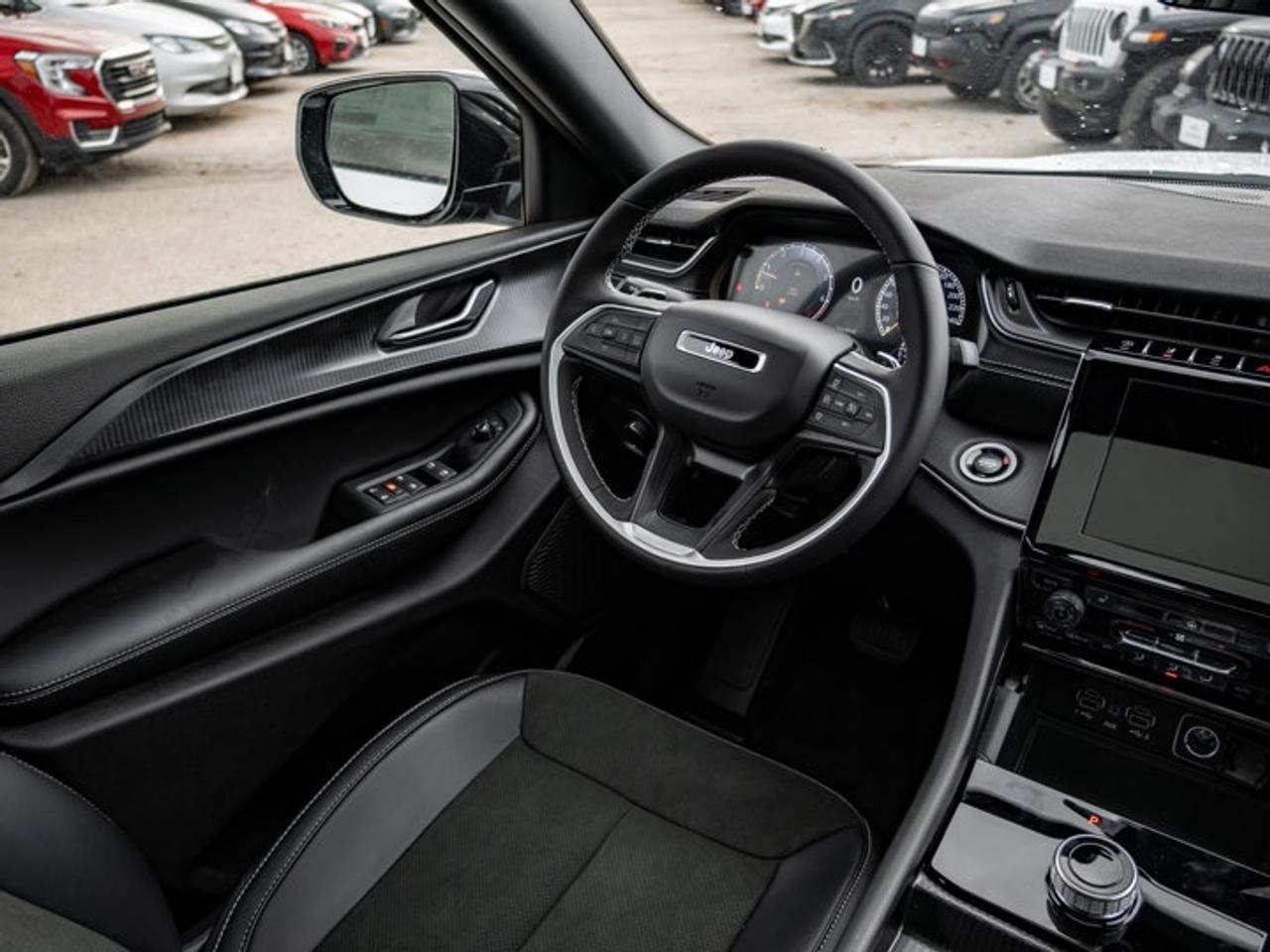 2025 Jeep Grand Cherokee Altitude Photo