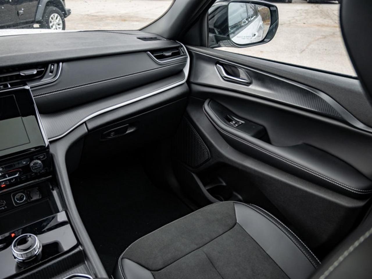 2025 Jeep Grand Cherokee Altitude Photo