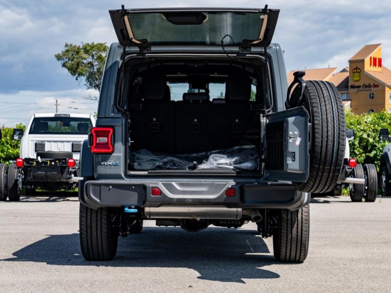 2024 Jeep Wrangler 4xe Sahara Photo