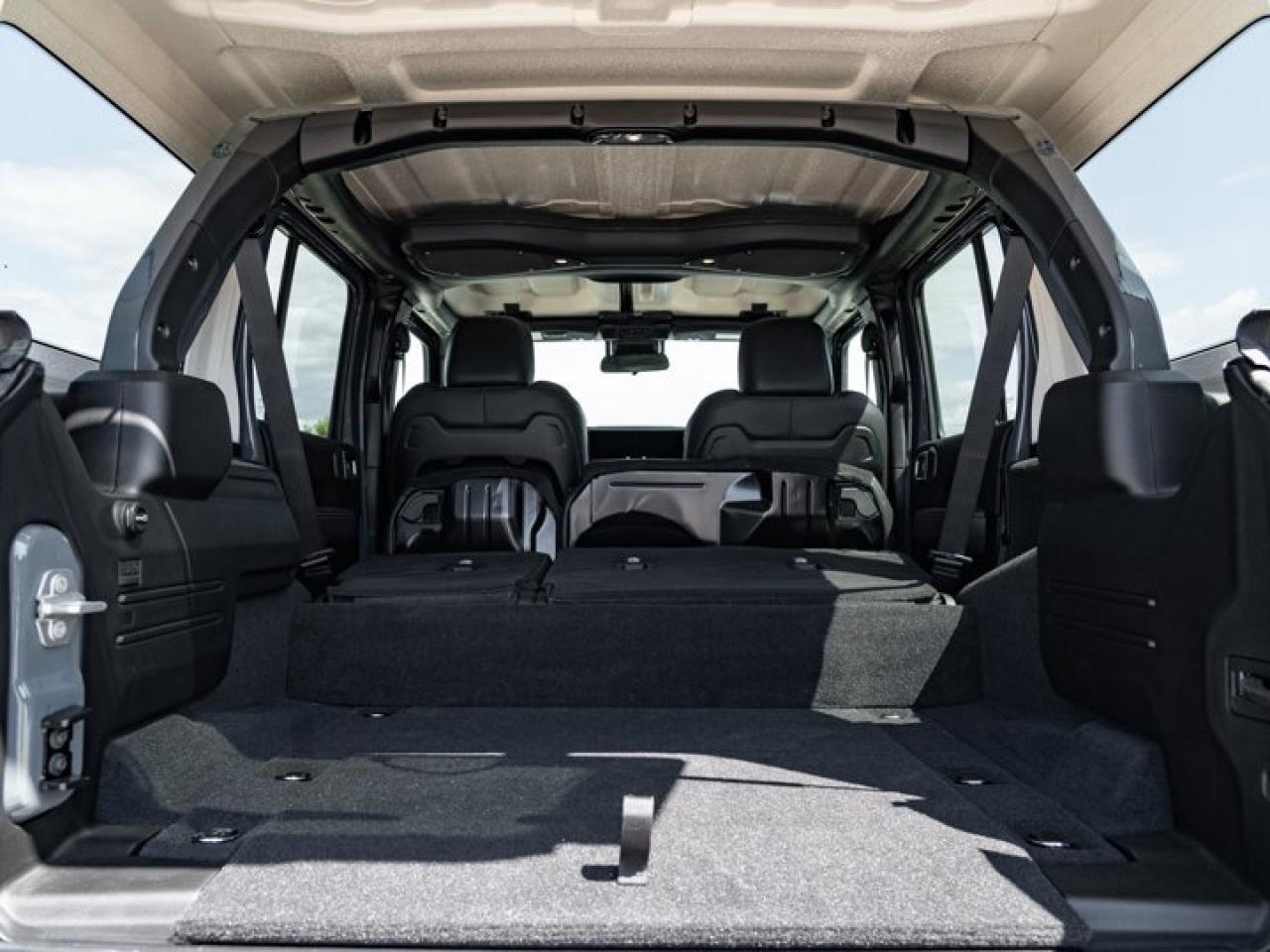 2024 Jeep Wrangler 4xe Sahara Photo