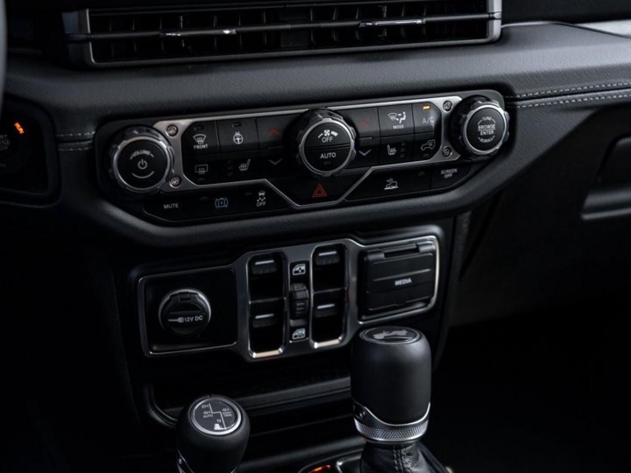 2024 Jeep Wrangler 4xe Sahara Photo